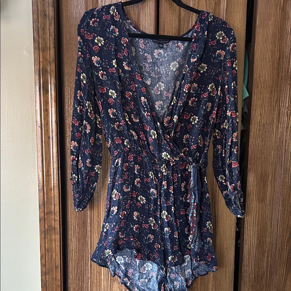 American Eagle Floral & Navy Romper